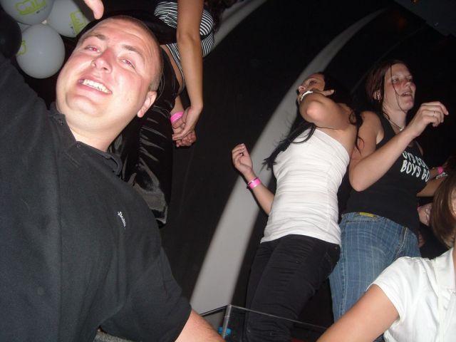 i/Kranj/Absolvent08/07-BlackWhiteParty/absolvent 1886.jpg_640.jpg